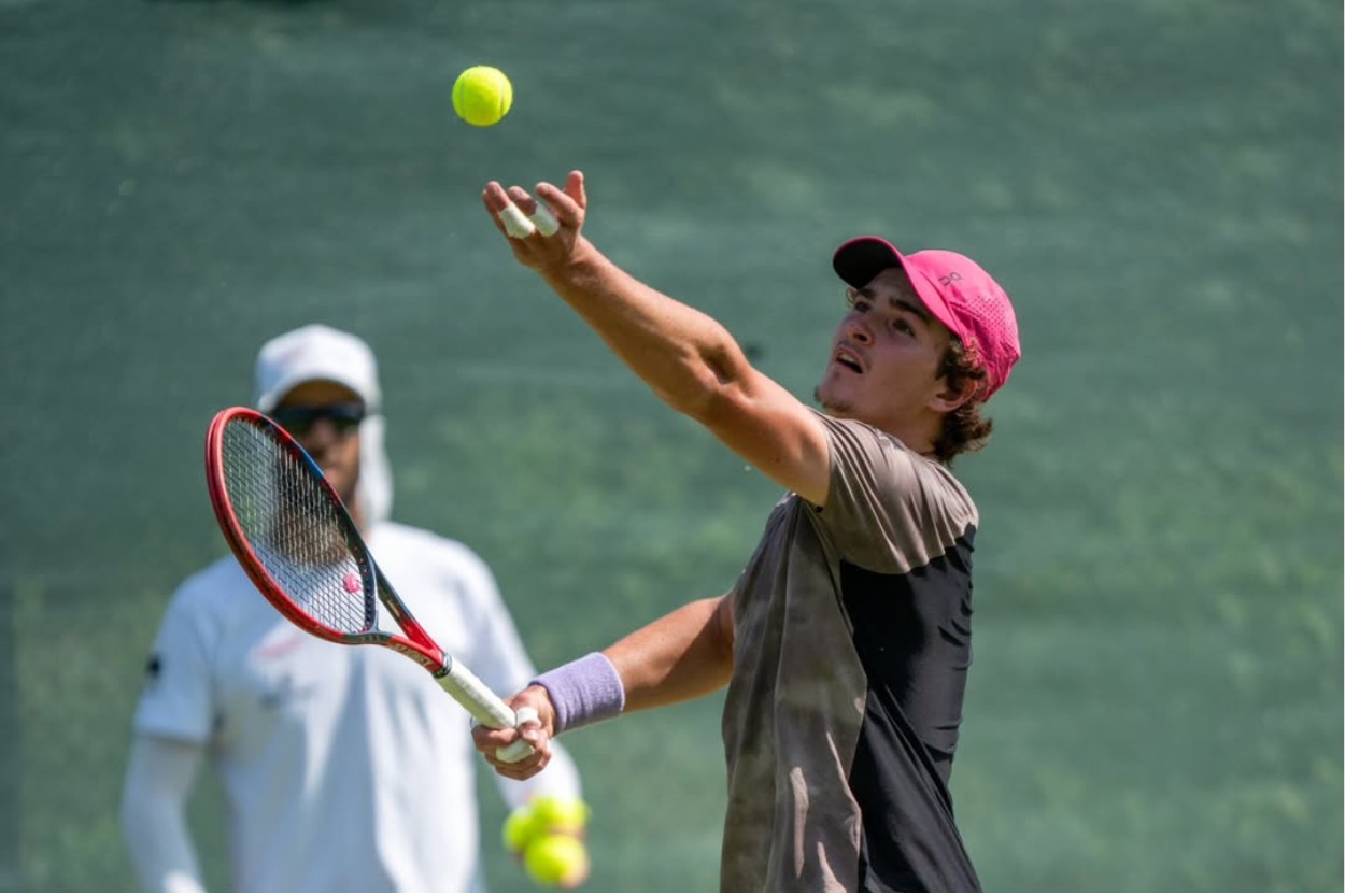 João Fonseca em ação no ATP 500 de Halle