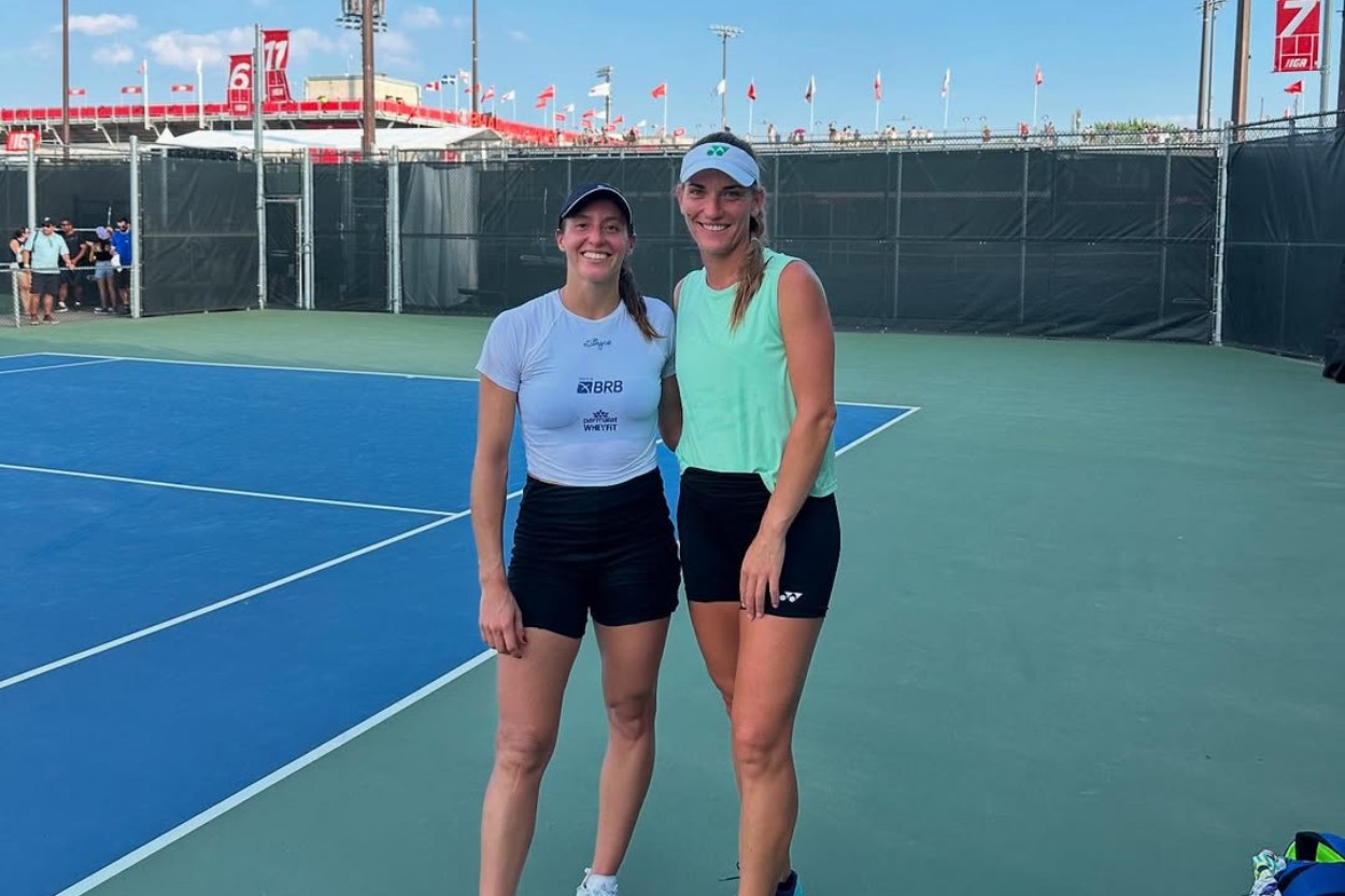 Luisa Stefani e Timea Babos em Montreal