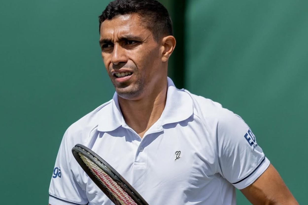 Thiago Monteiro em ação em Wimbledon