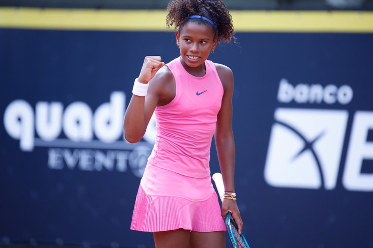 Victória Barros, tenista de 15 anos, grande promessa do esporte brasileiro
