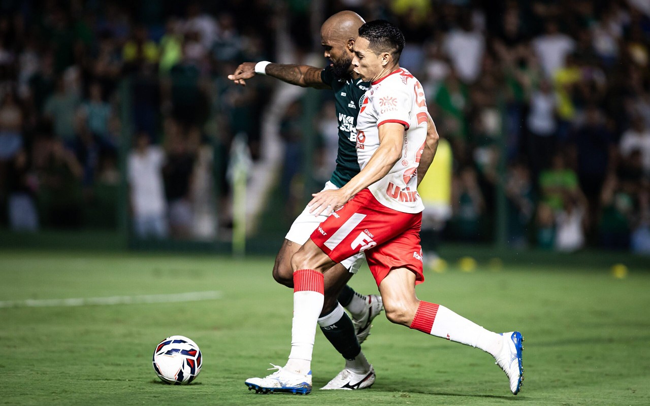Goiás e Vila Nova ficam no empate pela Série B (Foto: Isabela Azine/AGIF)