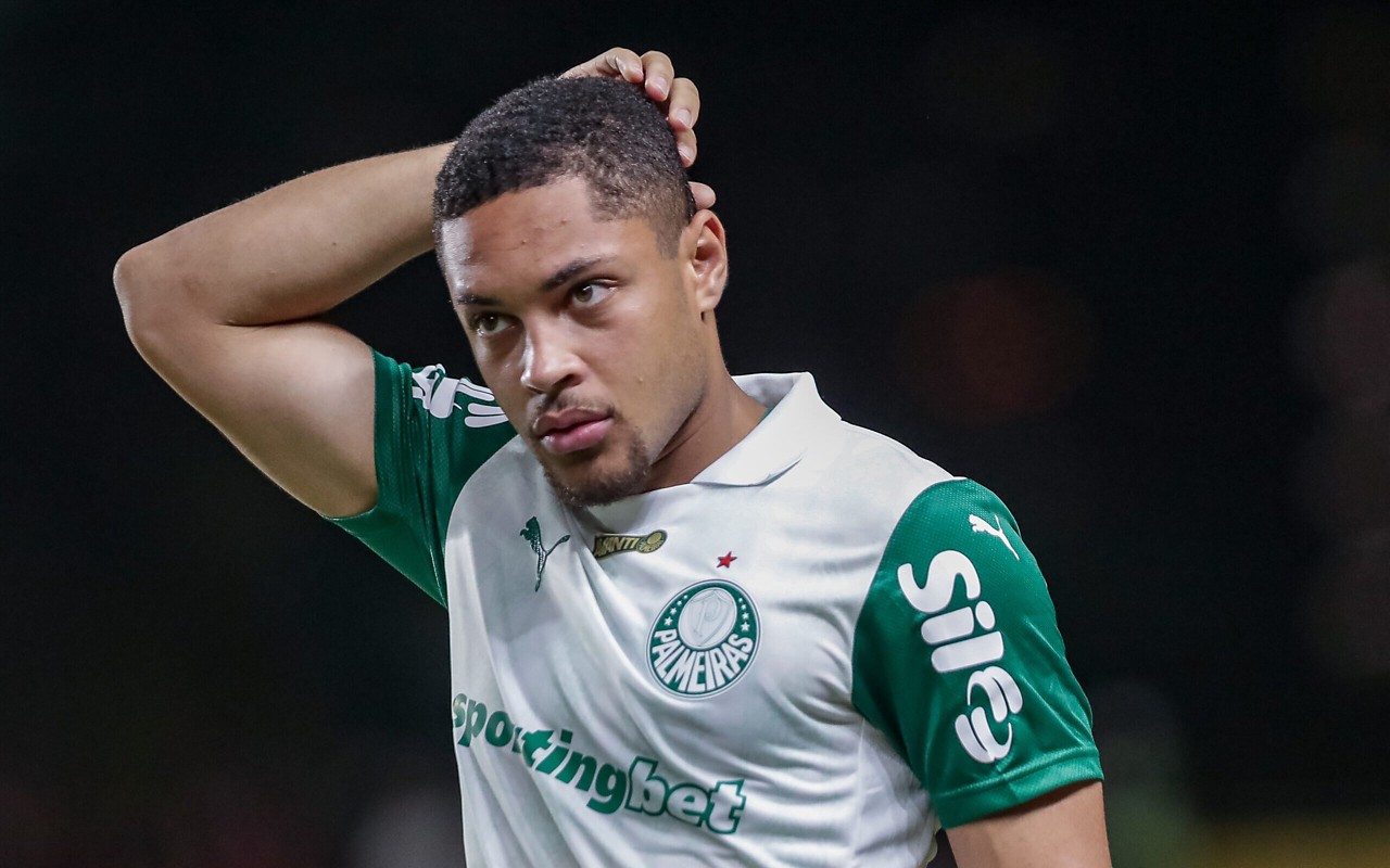 Vitor Roque, atacante do Palmeiras (Foto: Rafael Vieira/AGIF)