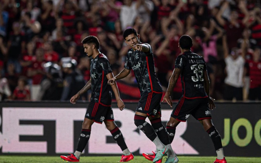 Jogadores do Flamengo comemorando gol (Foto: Paula Reis/Flamengo)