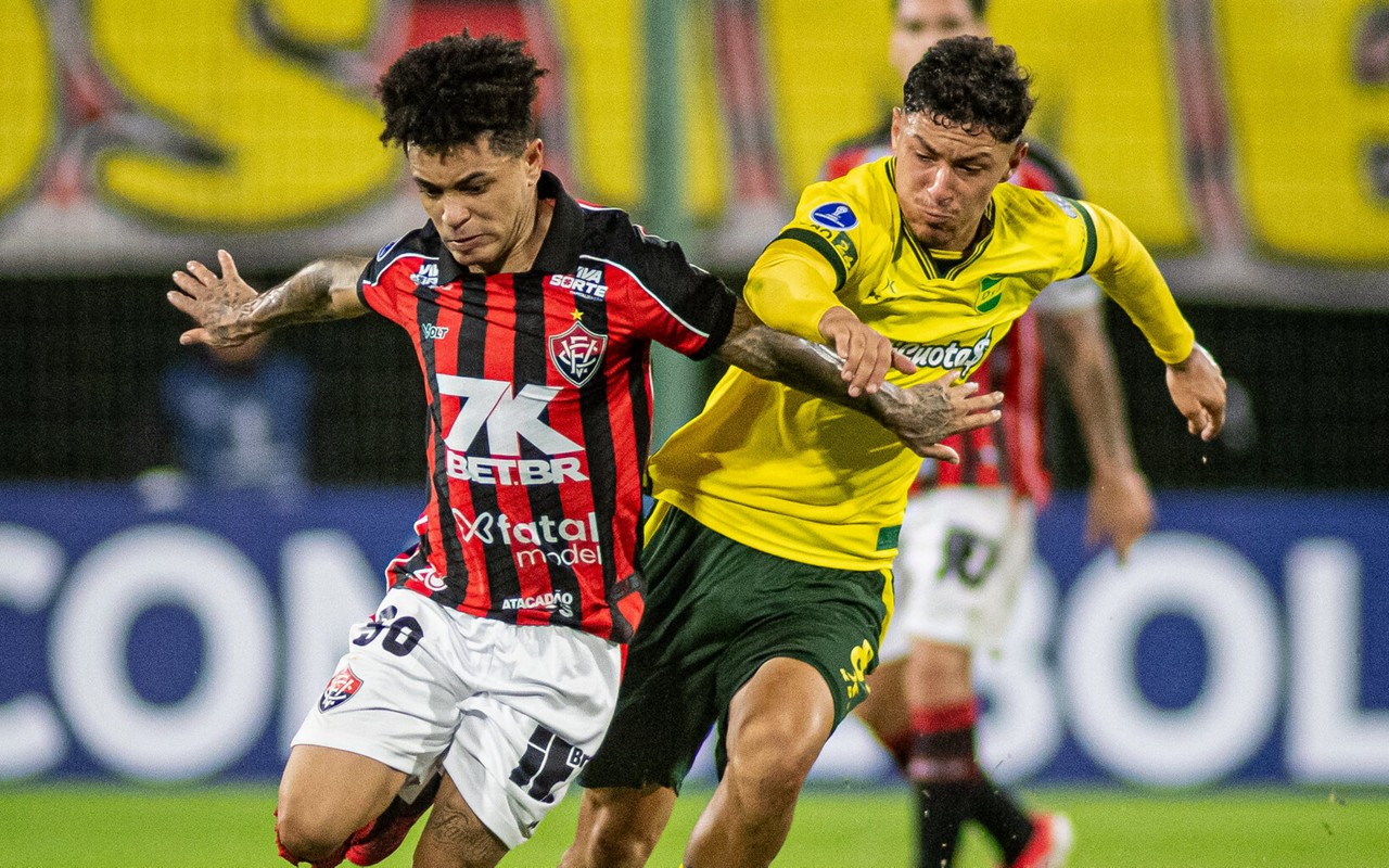 Matheuzinho em Vitória x Defensa y Justicia (Foto: Victor Ferreira / EC Vitória)
