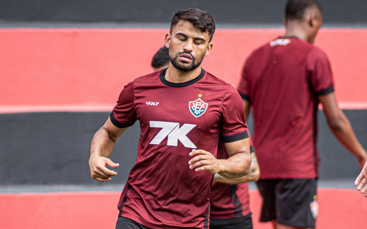 Ronald volta a ser opção no Vitória (Foto: Victor Ferreira / EC Vitória)