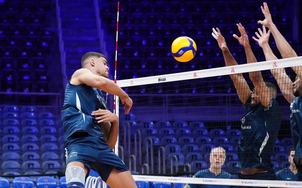 Seleção de Vôlei em treino para a VNL (Foto: CBV)