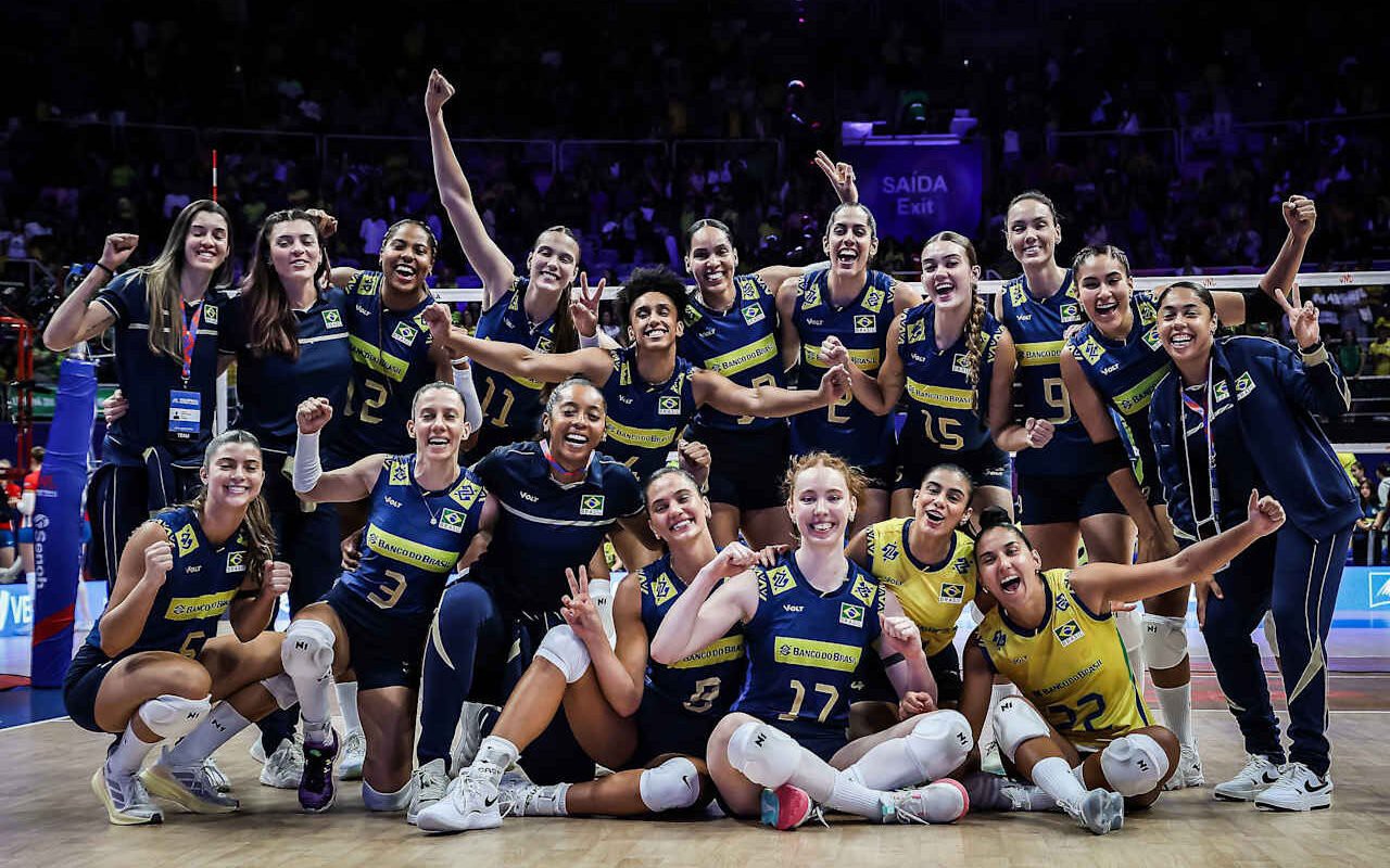 A Seleção Feminina de vôlei venceu a Tchéquia no jogo de estreia na Liga das Nações (Foto: VNL)