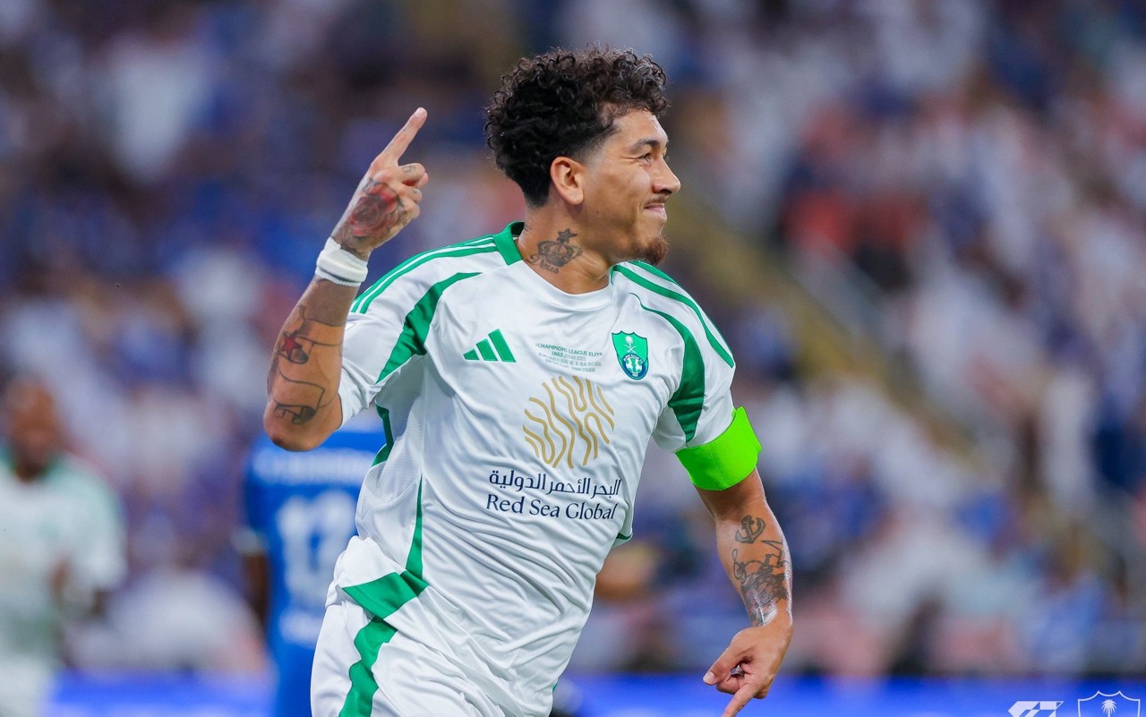Roberto Firmino comemora gol pelo Al-Ahli na Champions Asiática (Foto: Divulgação)