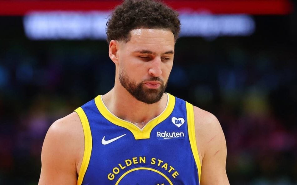 Klay Thompson durante jogo pelo Golden State Warrios (Foto: Kevin C. Cox / AFP)
