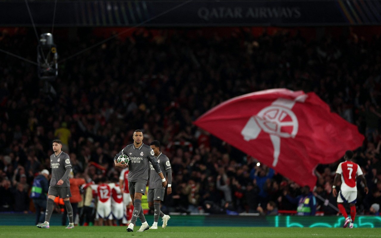 Real Madrid perdeu para o Arsenal na Champions League (Foto: Adrian Dennis/AFP)
