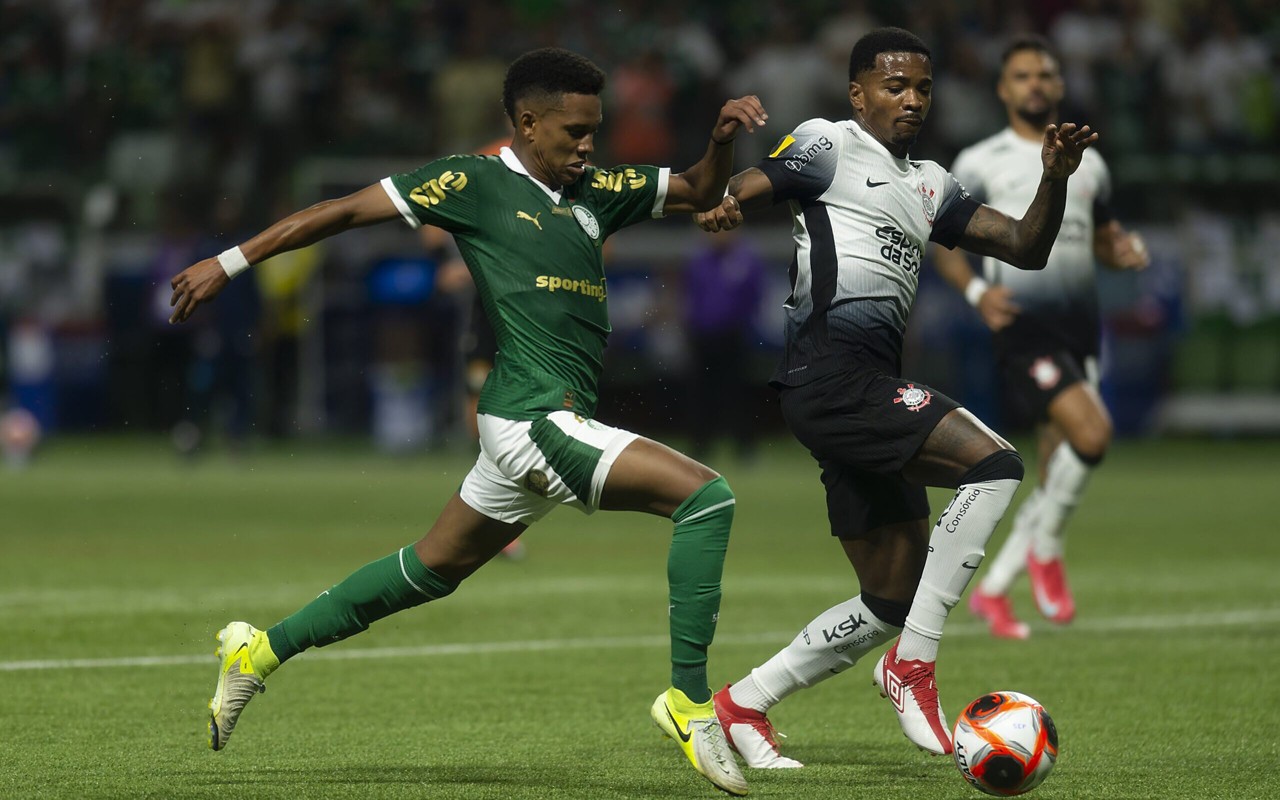 Estêvão durante o clássico (Foto: Anderson Romao/AGIF)