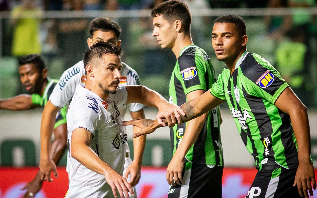 O atacante Willian Bigode assinou contrato em definitivo com o América-MG até o fim da Série B. (Foto: Fernando Moreno/AGIF)