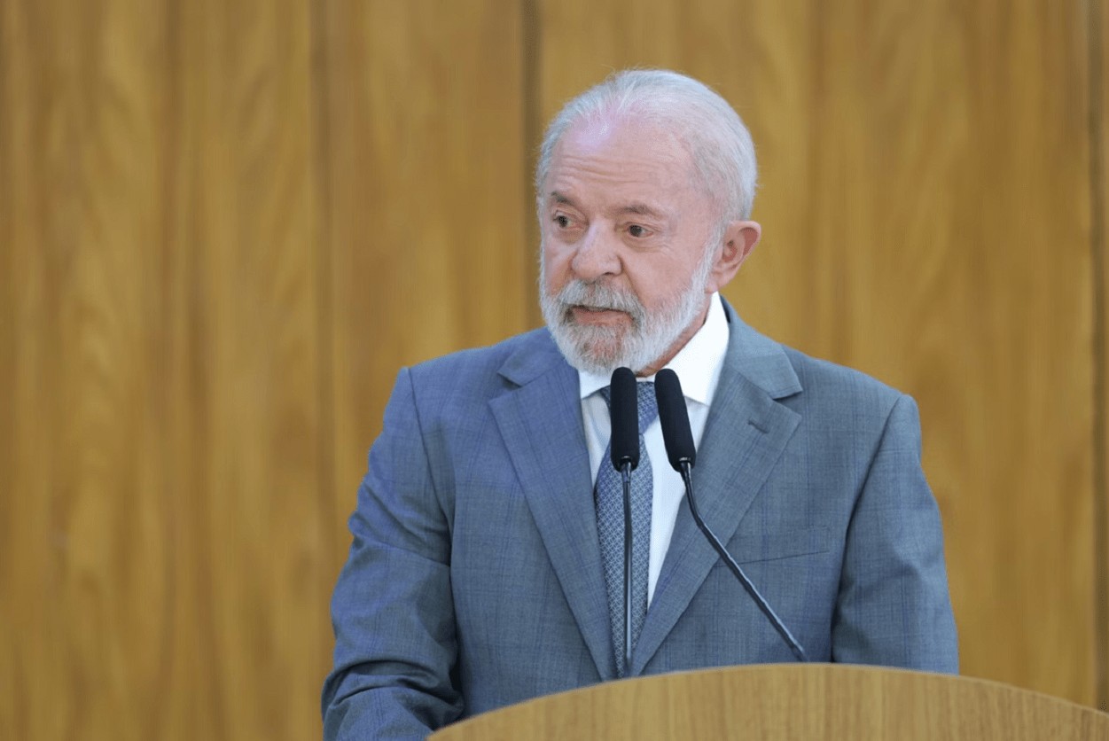 Portanto, é tempo de falar menos, ouvir mais e agir com diplomacia