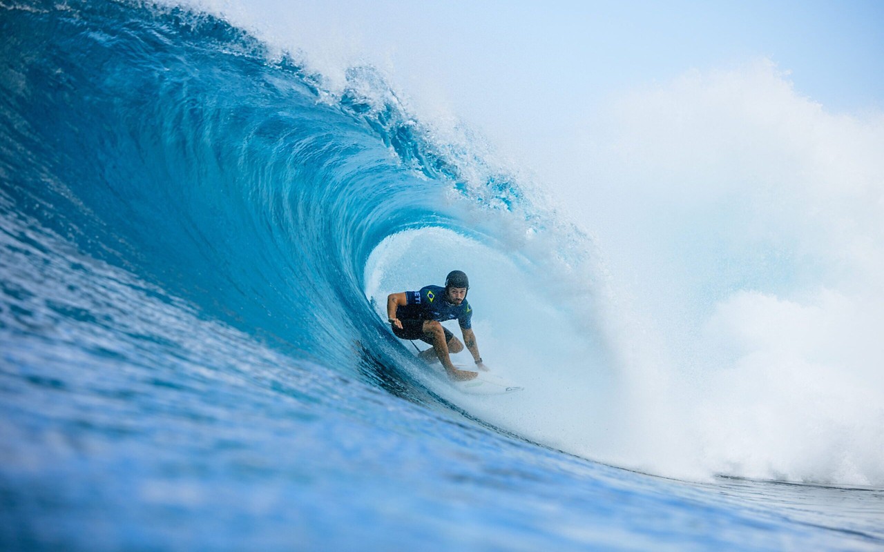 Yago Dora em Pipeline, no Havaí (Foto: Brent Bielmann/WSL)