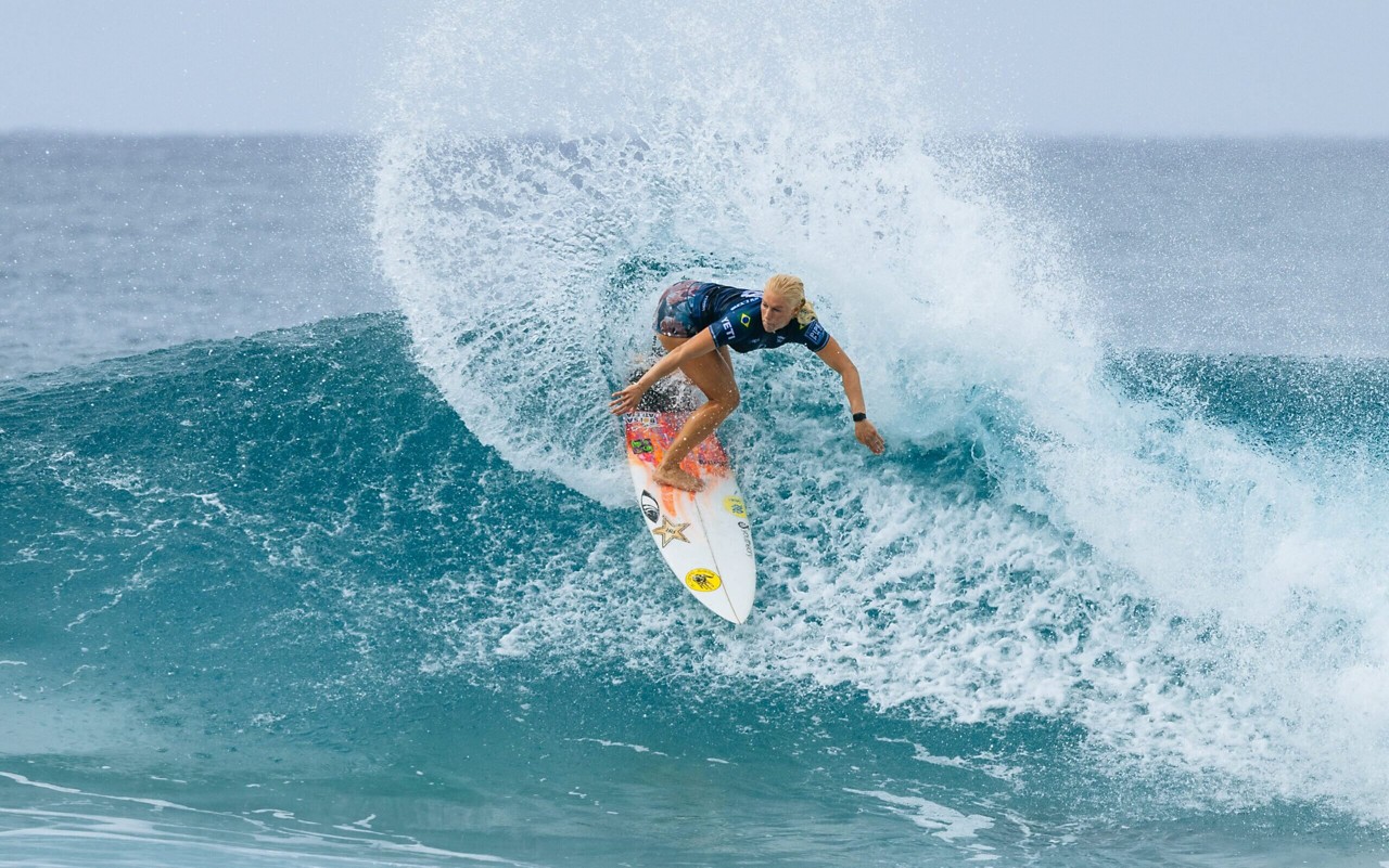 Tatiana Weston-Webb em Pipeline 2024 (Foto: Brent Bielmann/WSL)