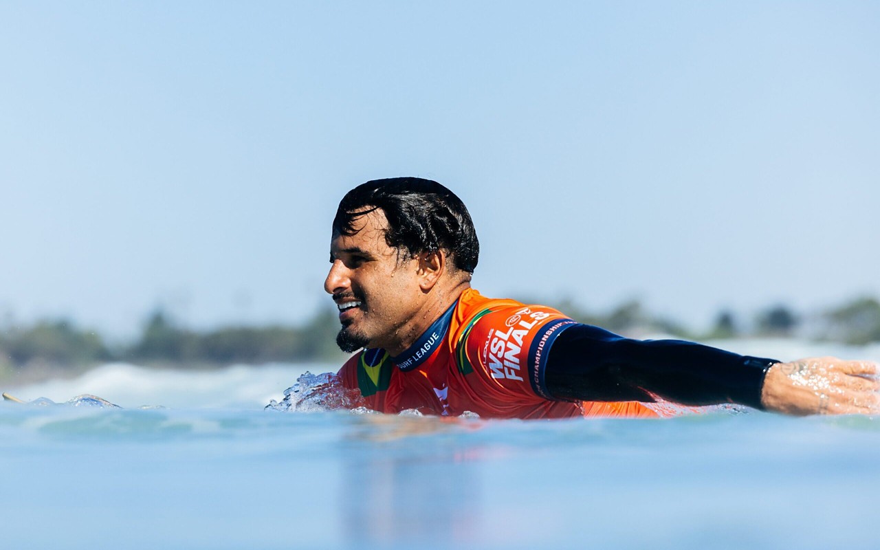 Italo Ferreira está na semifinal de Pipeline (Foto: Pat Nolan/World Surf League)