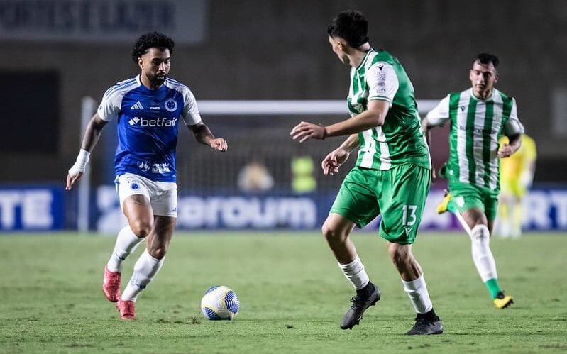 Atacante Gabigol foi um dos jogadores que entraram no decorrer do jogo contra o Banfield (Foto: Gustavo Aleixo/Cruzeiro)