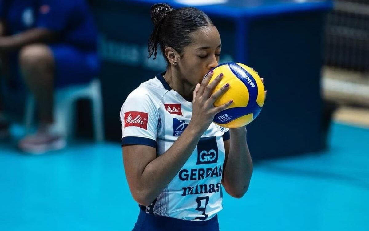 Kisy foi eleita a melhor oposta da Superliga (Foto: Divulgação/ Minas Tênis Clube)
