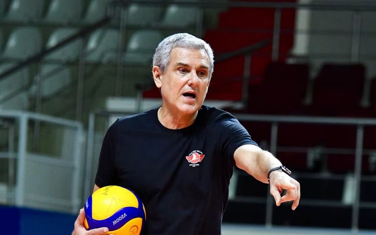 O técnico José Roberto Guimarães em foto de arquivo
