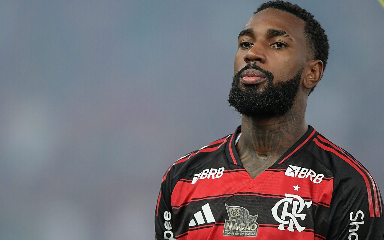 Gerson em ação pelo Flamengo (Foto: Thiago Ribeiro/AGIF)