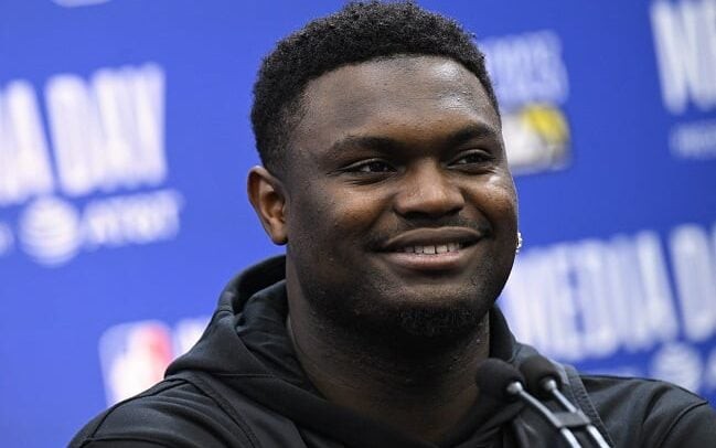 Zion Williamson pode estar de saída de franquia (Patrick T. Fallon / AFP)