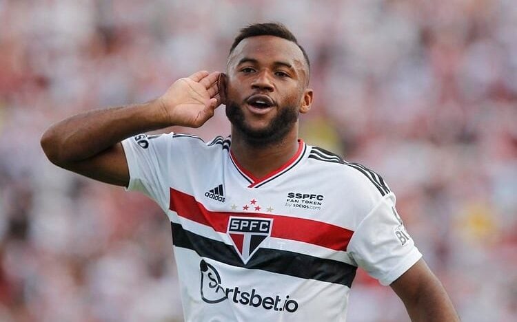 Luan estava fazendo trabalhos a parte (Foto: Rubens Chiri / saopaulofc.net)