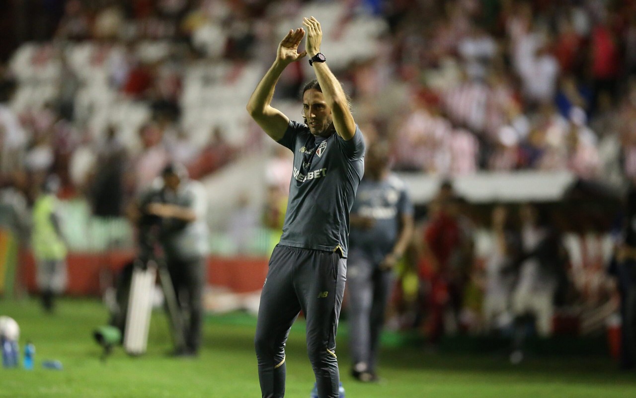 Zubeldía se referiu ao Tricolor como "protagonista" (Foto: Marlon Costa/AGIF)