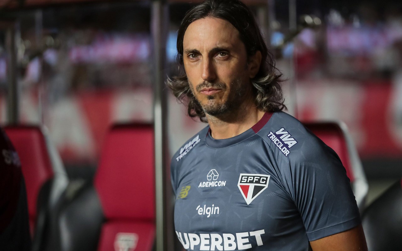 Zubeldía tem tido um aproveitamento abaixo do esperado (Foto: Marco Miatelo/AGIF)